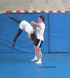 aerobic_debout_pat_elise09.jpg (34799 octets)